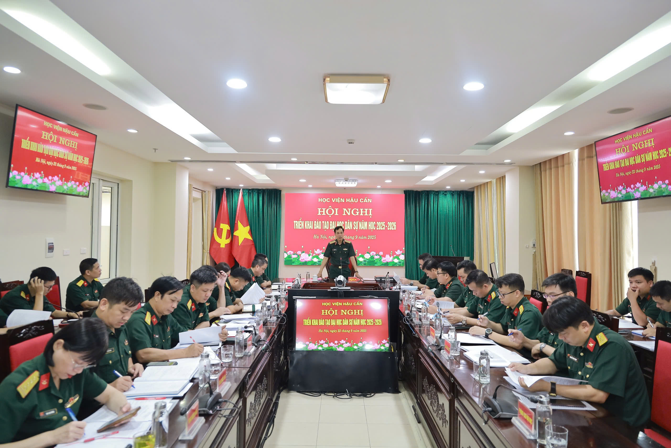 Quang cảnh hội nghị.